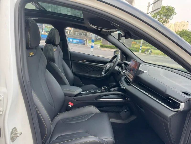 Geely Coolray 2025 Binyue L 1.5TD DCT Edición Xingyao interior foto 7