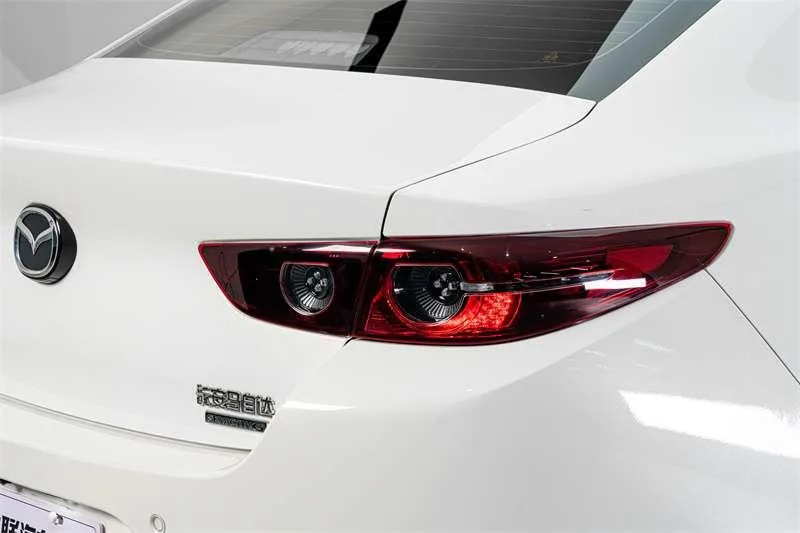 Mazda Mazda3 Axela 2021 2.0L Automatic quality elegant version exterior photo 8 Mazda Mazda3 Axela 2021 2.0L Automatic quality elegant version exterior photo 8
