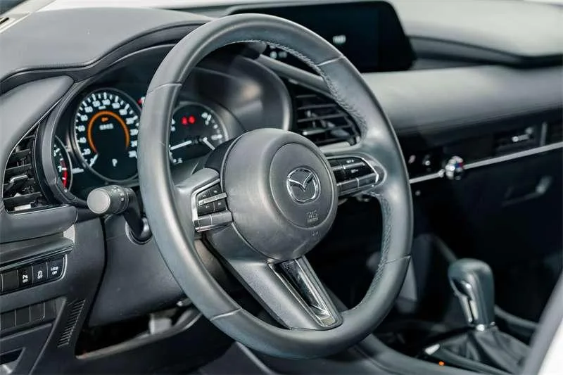 Mazda Mazda3 Axela 2021 2.0L Automatic quality elegant version exterior photo 9 Mazda Mazda3 Axela 2021 2.0L Automatic quality elegant version exterior photo 9