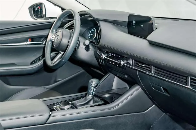 Mazda Mazda3 Axela 2021 2.0L Automatic quality elegant version interior photo 17 Mazda Mazda3 Axela 2021 2.0L Automatic quality elegant version interior photo 17