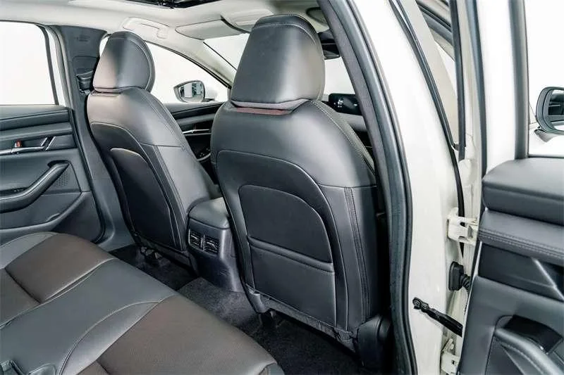 Mazda Mazda3 Axela 2021 2.0L Automatic quality elegant version interior photo 19 Mazda Mazda3 Axela 2021 2.0L Automatic quality elegant version interior photo 19