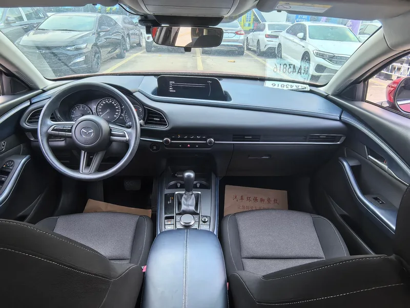 Mazda CX-30 2021 2.0L Type de Shangyue automatique intérieur photo 8 Mazda CX-30 2021 2.0L Type de Shangyue automatique intérieur photo 8