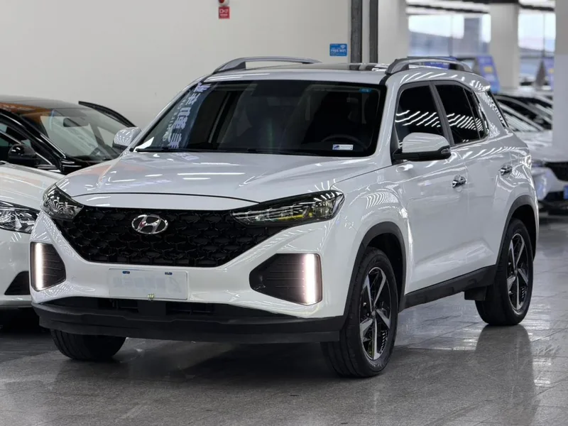 Hyundai ix35 2021 2.0L Version principale automatique à deux roues motrices GLS extérieur photo 1 Hyundai ix35 2021 2.0L Version principale automatique à deux roues motrices GLS extérieur photo 1