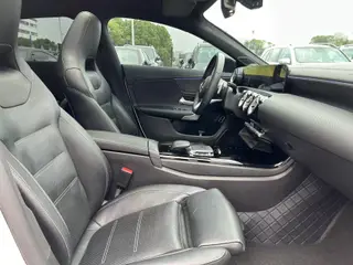Mercedes-Benz CLA 2021 CLA 260 4MATIC Coche deportivo de caza de cinco puertas interior foto 15