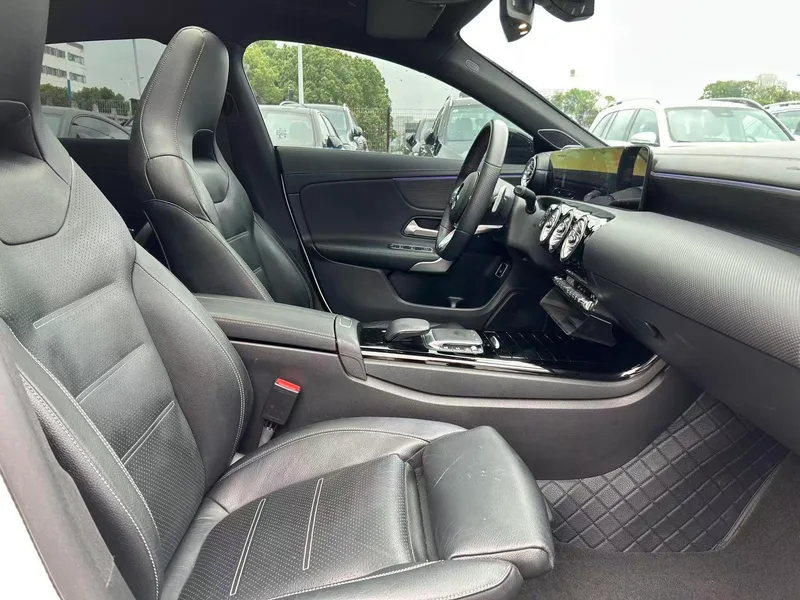 Mercedes-Benz CLA 2021 CLA 260 4MATIC Coche deportivo de caza de cinco puertas interior foto 15