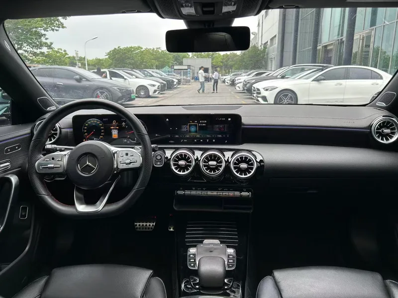Mercedes-Benz CLA 2021 CLA 260 4MATIC Coche deportivo de caza de cinco puertas interior foto 16