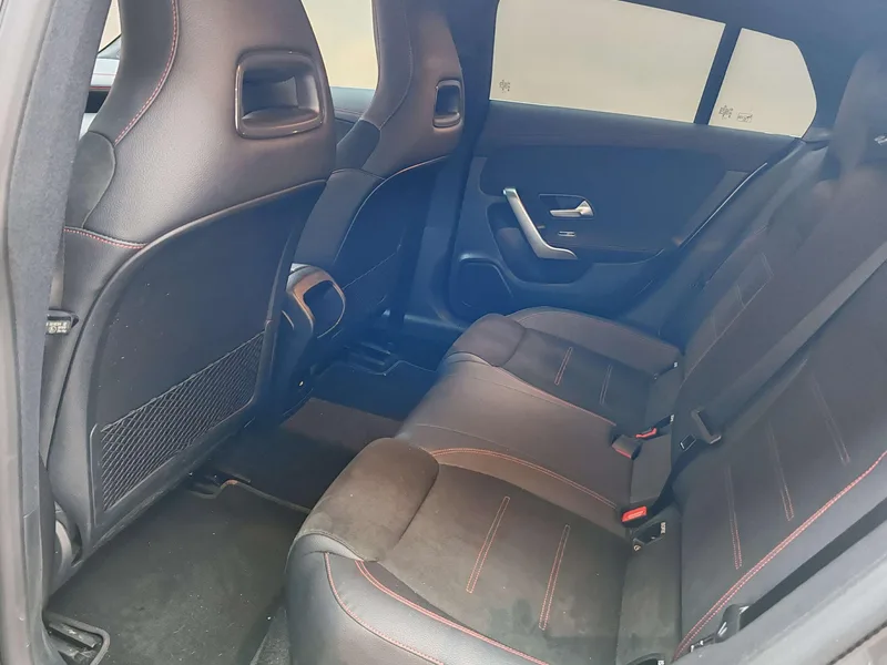Mercedes-Benz CLA 2024 CLA 200 Voiture de sport de chasse à cinq portes intérieur photo 18 Mercedes-Benz CLA 2024 CLA 200 Voiture de sport de chasse à cinq portes intérieur photo 18