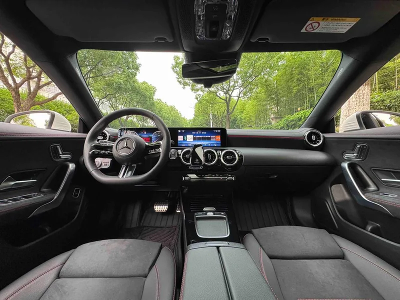 Mercedes-Benz CLA 2026 CLA 200 Coche deportivo de caza de cinco puertas interior foto 13 Mercedes-Benz CLA 2026 CLA 200 Coche deportivo de caza de cinco puertas interior foto 13
