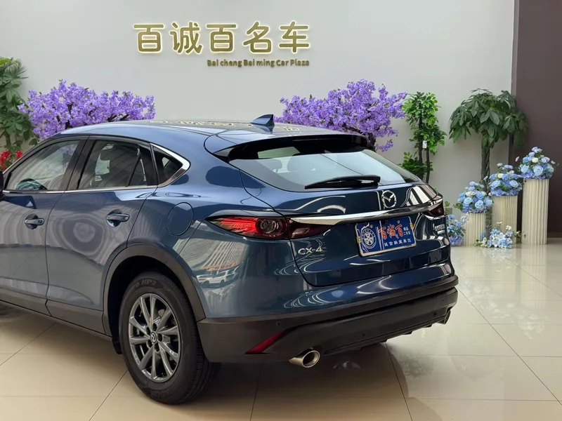 Mazda CX-4 2021 2.0L Version deux roues motrices de la vitalité du ciel bleu extérieur photo 8