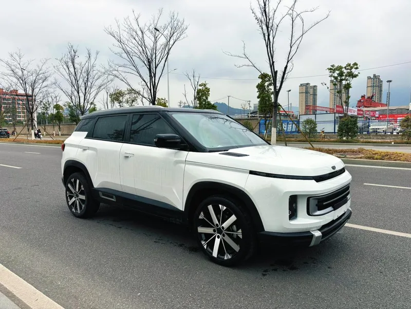 Geely ICON 2023 1.5TD protagonist version exterior photo 3