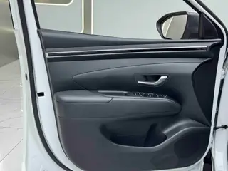 Hyundai Tucson 2023 Tucson L 1.5T DLX Двухприводная люксовая версия интерьер фото 12