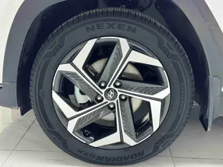 Hyundai Tucson 2023 Tucson L 1.5T DLX Двухприводная люксовая версия интерьер фото 16