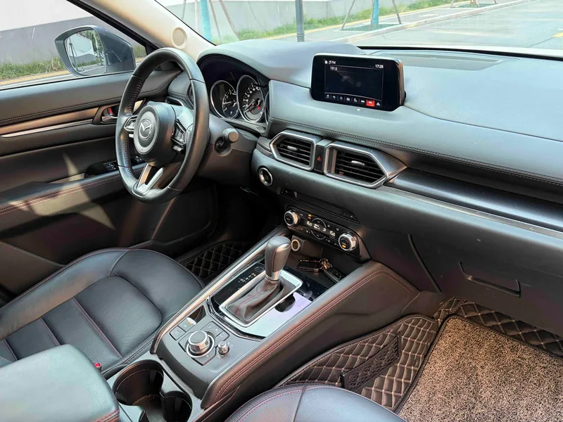 Mazda CX-5 2021 2.5L Automatic two-wheel drive black knight type interior photo 7