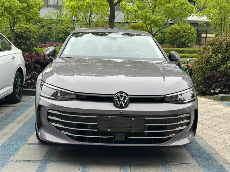Volkswagen Passat 2025 Pro 380TSI Long Zun Edition exterior photo 2 Volkswagen Passat 2025 Pro 380TSI Long Zun Edition exterior photo 2