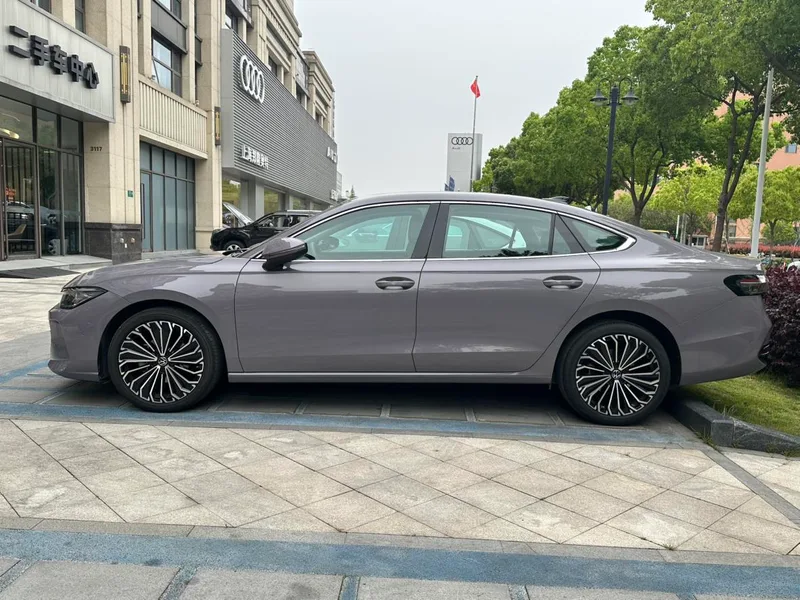 Volkswagen Passat 2025 Pro 380TSI Long Zun Edition exterior photo 3 Volkswagen Passat 2025 Pro 380TSI Long Zun Edition exterior photo 3