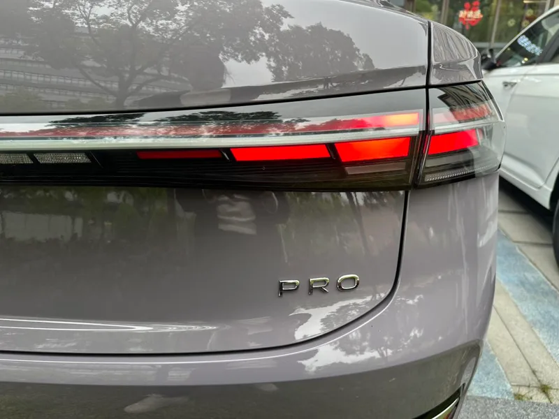 Volkswagen Passat 2025 Pro 380TSI Long Zun Edition exterior photo 6 Volkswagen Passat 2025 Pro 380TSI Long Zun Edition exterior photo 6