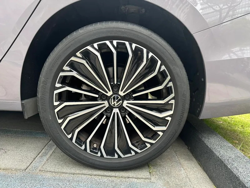 Volkswagen Passat 2025 Pro 380TSI Long Zun Edition exterior photo 8 Volkswagen Passat 2025 Pro 380TSI Long Zun Edition exterior photo 8