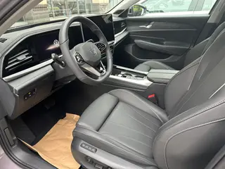 Volkswagen Passat 2025 Pro 380TSI Long Zun Edition interior photo 13 Volkswagen Passat 2025 Pro 380TSI Long Zun Edition interior photo 13