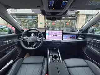 Volkswagen Passat 2025 Pro 380TSI Long Zun Edition interior photo 19 Volkswagen Passat 2025 Pro 380TSI Long Zun Edition interior photo 19
