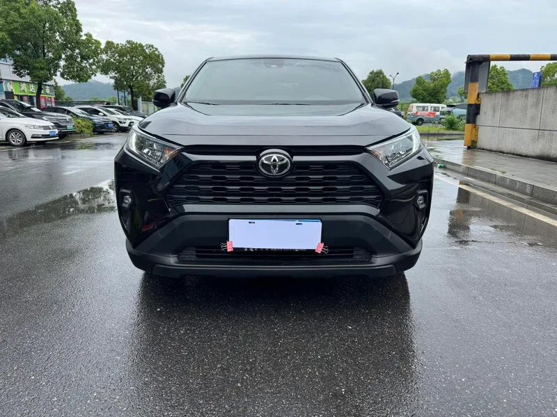 Toyota RAV4 2023 2.0L CVT Two-wheel drive urban version exterior photo 2 Toyota RAV4 2023 2.0L CVT Two-wheel drive urban version exterior photo 2