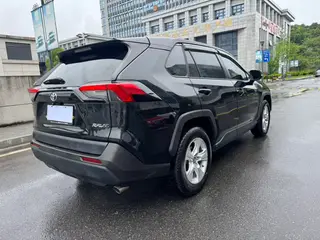 Toyota RAV4 2023 2.0L CVT Two-wheel drive urban version exterior photo 5 Toyota RAV4 2023 2.0L CVT Two-wheel drive urban version exterior photo 5