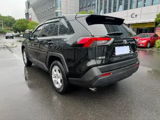 Toyota RAV4 2023 2.0L CVT Two-wheel drive urban version exterior photo 7 Toyota RAV4 2023 2.0L CVT Two-wheel drive urban version exterior photo 7