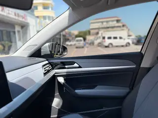 Volkswagen Lavida 2023 1.5L Автоматическая полная версия интерьер фото 15 Volkswagen Lavida 2023 1.5L Автоматическая полная версия интерьер фото 15