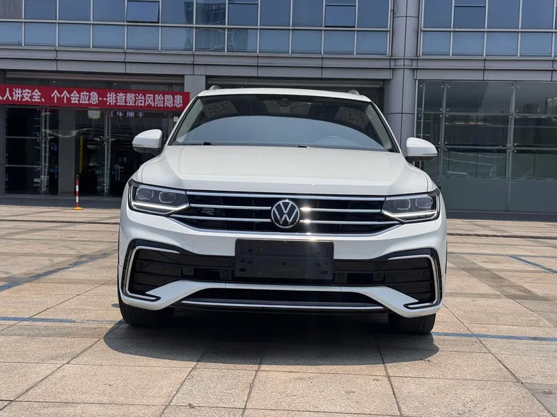 Volkswagen Tiguan L 2022 330TSI Automatic two-wheel drive R-Line Enjoy more version exterior photo 2 Volkswagen Tiguan L 2022 330TSI Automatic two-wheel drive R-Line Enjoy more version exterior photo 2