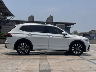 Volkswagen Tiguan L 2022 330TSI Automatic two-wheel drive R-Line Enjoy more version exterior photo 4 Volkswagen Tiguan L 2022 330TSI Automatic two-wheel drive R-Line Enjoy more version exterior photo 4
