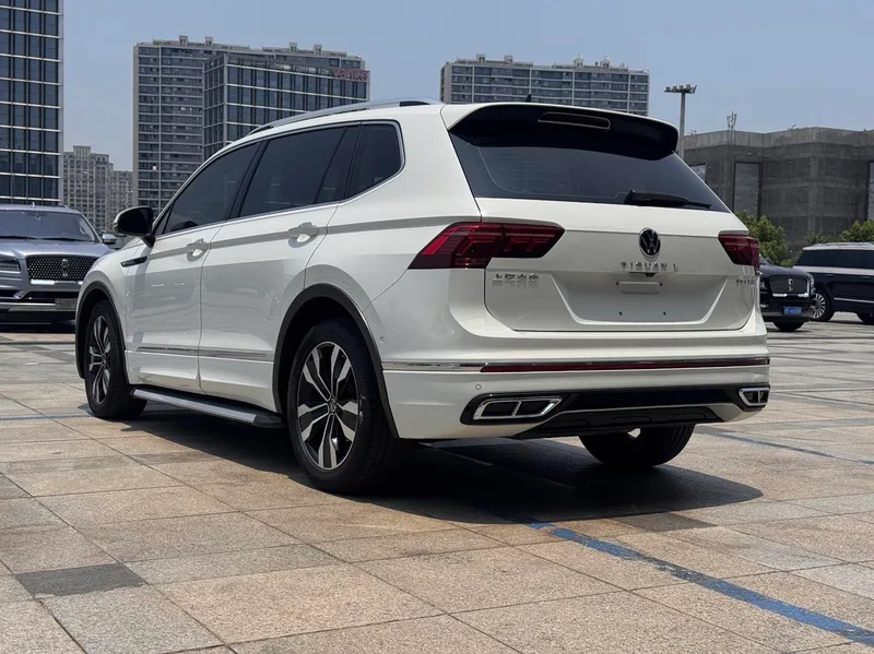 Volkswagen Tiguan L 2022 330TSI Automatic two-wheel drive R-Line Enjoy more version exterior photo 7 Volkswagen Tiguan L 2022 330TSI Automatic two-wheel drive R-Line Enjoy more version exterior photo 7