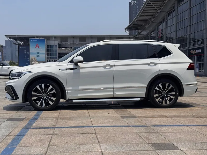 Volkswagen Tiguan L 2022 330TSI Automatic two-wheel drive R-Line Enjoy more version exterior photo 8 Volkswagen Tiguan L 2022 330TSI Automatic two-wheel drive R-Line Enjoy more version exterior photo 8