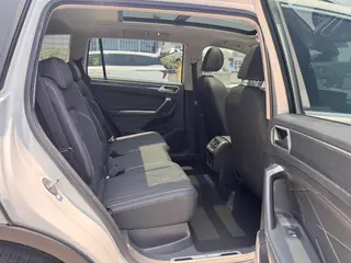 Volkswagen Tiguan L 2022 330TSI Automatic two-wheel drive R-Line Enjoy more version interior photo 13 Volkswagen Tiguan L 2022 330TSI Automatic two-wheel drive R-Line Enjoy more version interior photo 13