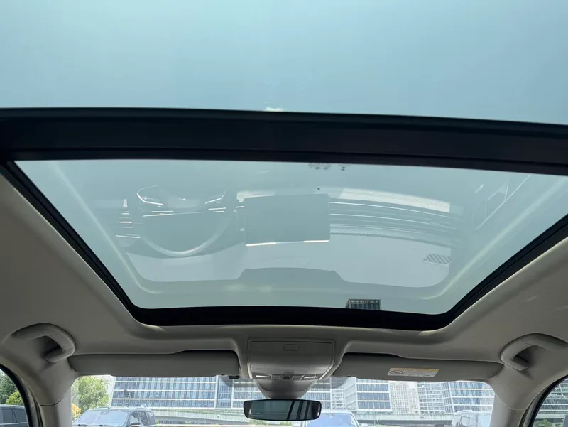 Volkswagen Tiguan L 2022 330TSI Automatic two-wheel drive R-Line Enjoy more version interior photo 14 Volkswagen Tiguan L 2022 330TSI Automatic two-wheel drive R-Line Enjoy more version interior photo 14