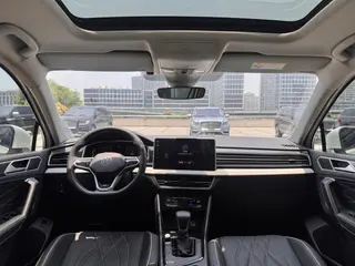 Volkswagen Tiguan L 2022 330TSI Automatic two-wheel drive R-Line Enjoy more version interior photo 15 Volkswagen Tiguan L 2022 330TSI Automatic two-wheel drive R-Line Enjoy more version interior photo 15