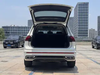 Volkswagen Tiguan L 2022 330TSI Automatic two-wheel drive R-Line Enjoy more version interior photo 19 Volkswagen Tiguan L 2022 330TSI Automatic two-wheel drive R-Line Enjoy more version interior photo 19