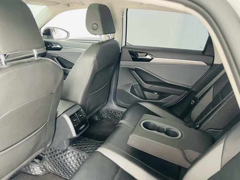Volkswagen Sagitar 2022 280TSI DSG Premium Edition interior photo 11 Volkswagen Sagitar 2022 280TSI DSG Premium Edition interior photo 11