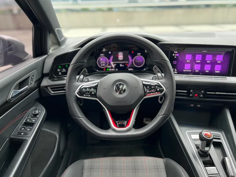 Volkswagen Golf GTI 2021 380TSI DSG GTI interior photo 10 Volkswagen Golf GTI 2021 380TSI DSG GTI interior photo 10