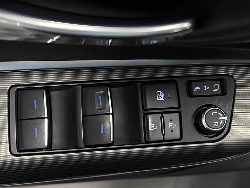 Toyota Harrier 2022 2.0L CVT Two-wheel drive luxury edition interior photo 18 Toyota Harrier 2022 2.0L CVT Two-wheel drive luxury edition interior photo 18