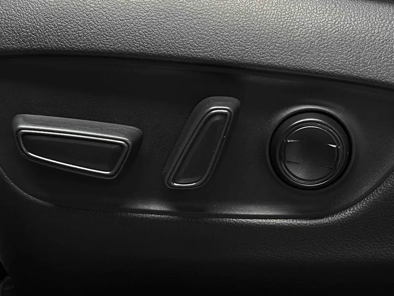 Toyota Harrier 2022 2.0L CVT Two-wheel drive luxury edition interior photo 19 Toyota Harrier 2022 2.0L CVT Two-wheel drive luxury edition interior photo 19