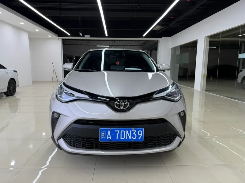 Toyota C-HR 2022 2.0L Comfort Edition exterior photo 2 Toyota C-HR 2022 2.0L Comfort Edition exterior photo 2