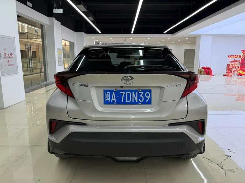 Toyota C-HR 2022 2.0L Comfort Edition interior photo 9 Toyota C-HR 2022 2.0L Comfort Edition interior photo 9