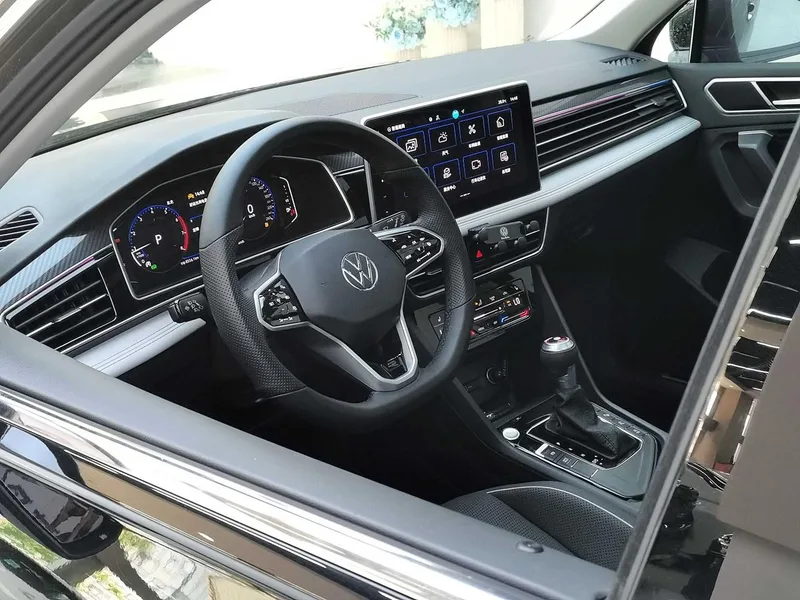 Volkswagen Tiguan L 2022 330TSI Transmission automatique à deux roues motrices R-Line Version de plus en plus extérieur photo 8 Volkswagen Tiguan L 2022 330TSI Transmission automatique à deux roues motrices R-Line Version de plus en plus extérieur photo 8