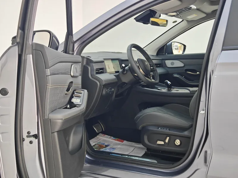 Jetour Shanhai L9 2024 1.5TD Max interior photo 13