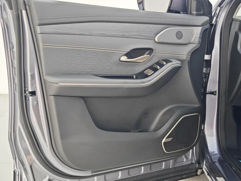 Jetour Shanhai L9 2024 1.5TD Max interior photo 15