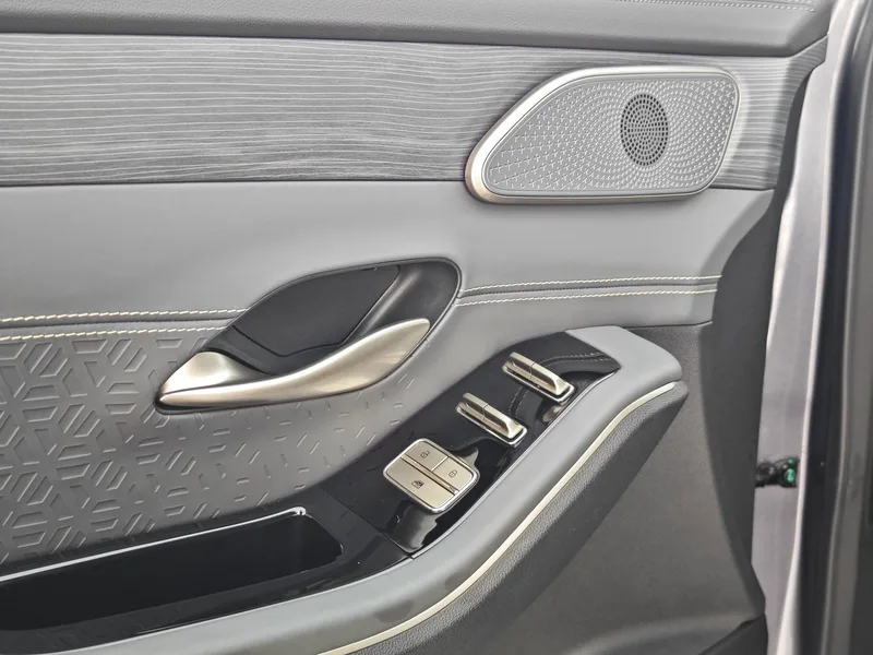 Jetour Shanhai L9 2024 1.5TD Max interior photo 16