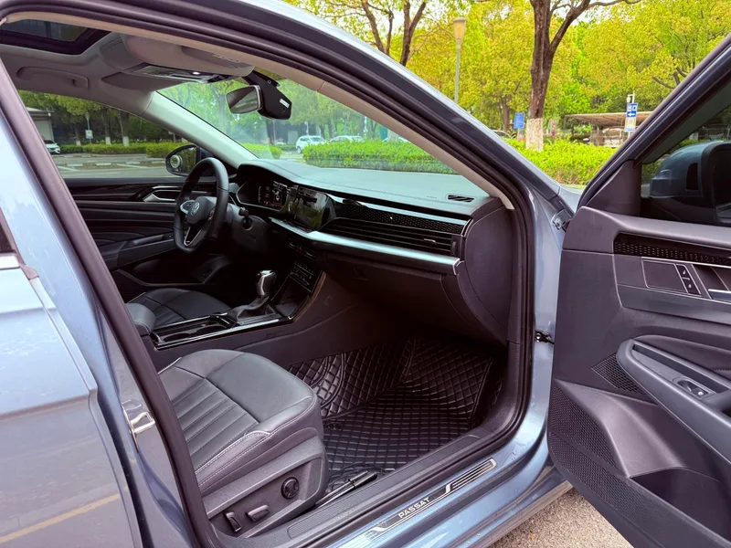 Volkswagen Passat 2022 330TSI Elite Edition interior photo 9 Volkswagen Passat 2022 330TSI Elite Edition interior photo 9