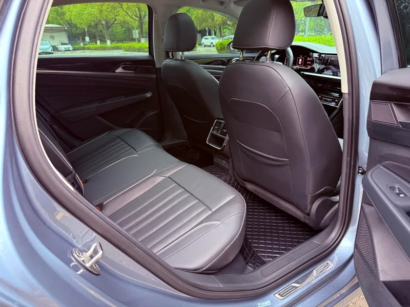 Volkswagen Passat 2022 330TSI Elite Edition interior photo 10 Volkswagen Passat 2022 330TSI Elite Edition interior photo 10