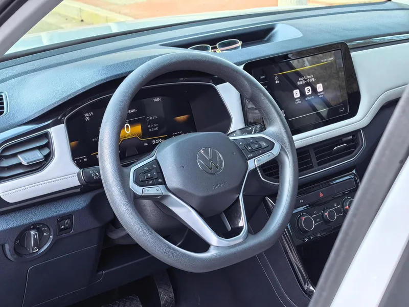 Volkswagen Tharu 2025 New talent 300TSI Sharp Edition interior photo 17 Volkswagen Tharu 2025 New talent 300TSI Sharp Edition interior photo 17