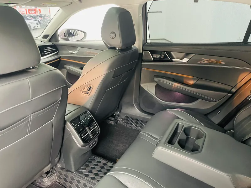 Volkswagen Passat 2025 Pro 380TSI Long Zun Edition interior photo 11 Volkswagen Passat 2025 Pro 380TSI Long Zun Edition interior photo 11