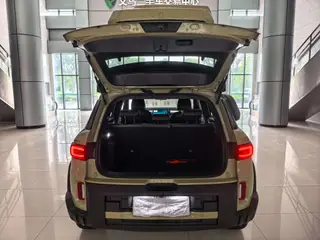 Geely Cowboy 2025 1.5TD Fun Wild Edition interior photo 14 Geely Cowboy 2025 1.5TD Fun Wild Edition interior photo 14